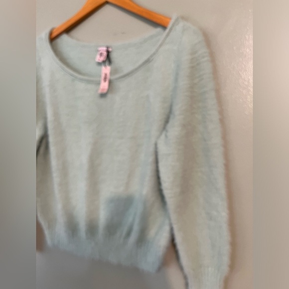 Victoria Secret Womens Green Fuzzy Long Sleeves Crop Pullover Sweater M NWT - Picture 5 of 10